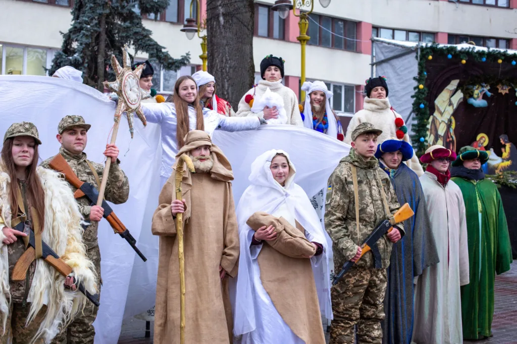 Різдвяна театралізована вистава на вулиці в Україні