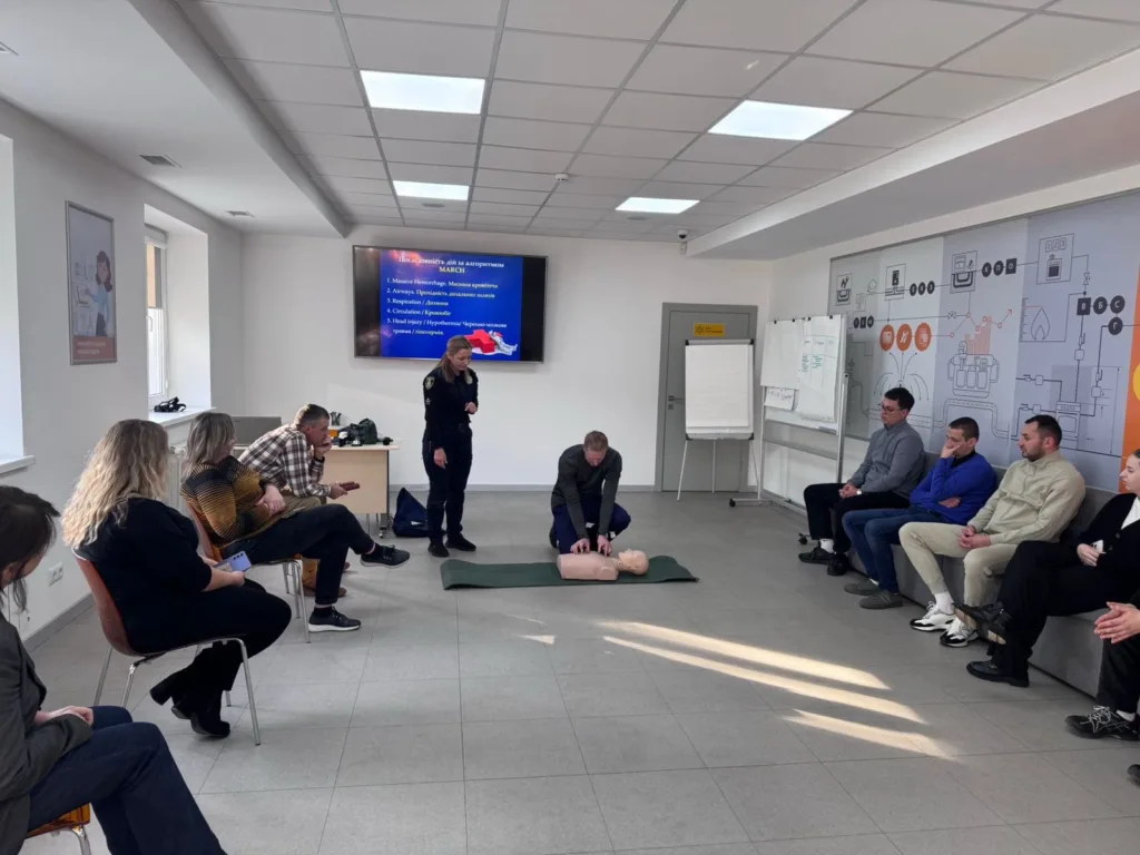 Навчання серцево-легеневій реанімації в аудиторії