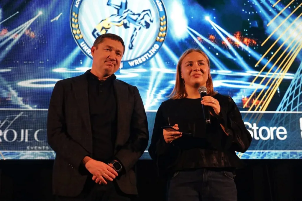 Вручення нагород на сцені боротьби України