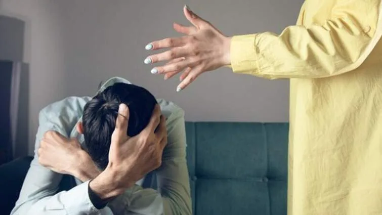 Домашнє насильство, сварка між чоловіком і жінкою