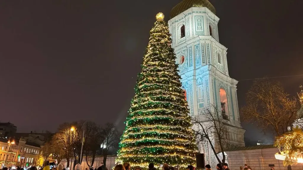 Різдвяна ялинка на Софійській площі в Києві