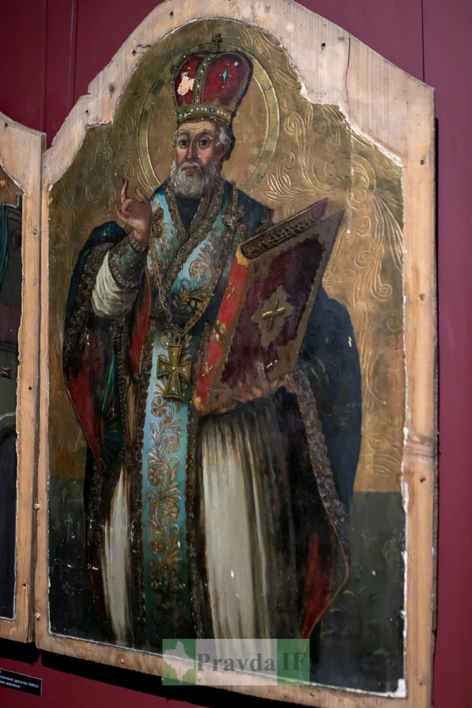 Ікона святого єпископа з книгою