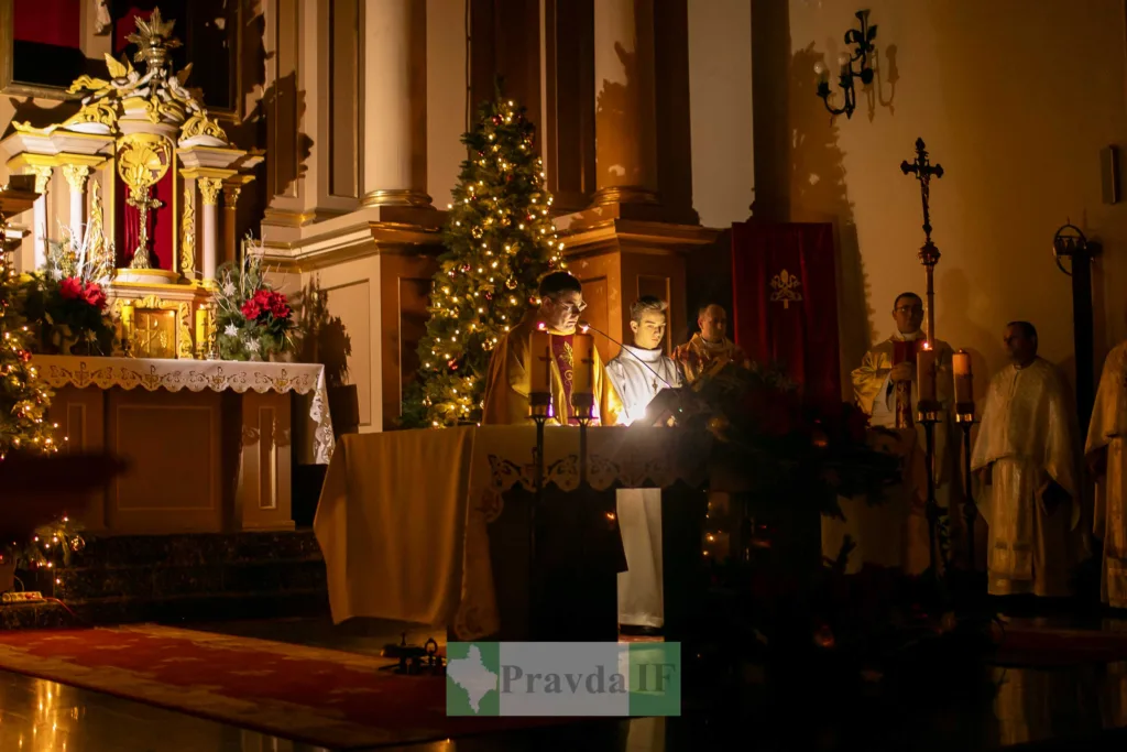 Різдвяна служба у католицькому храмі