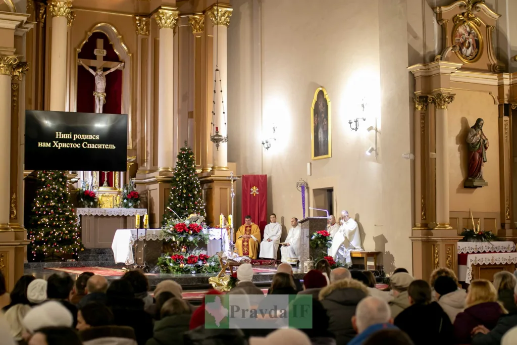 Різдвяна служба в католицькому храмі