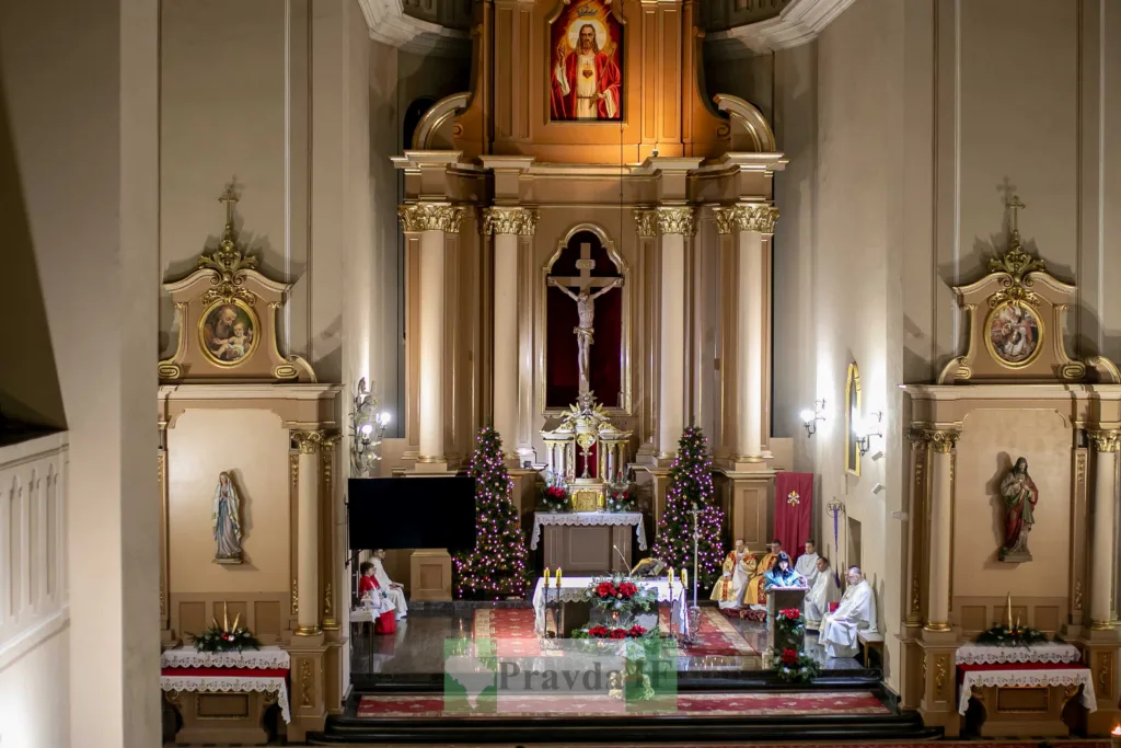 Різдвяна служба в католицькому храмі