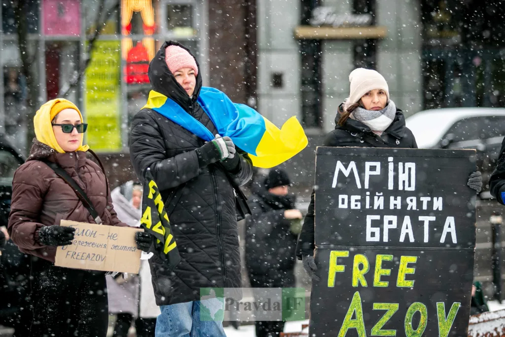 Мітинг за звільнення Азову під час снігопаду