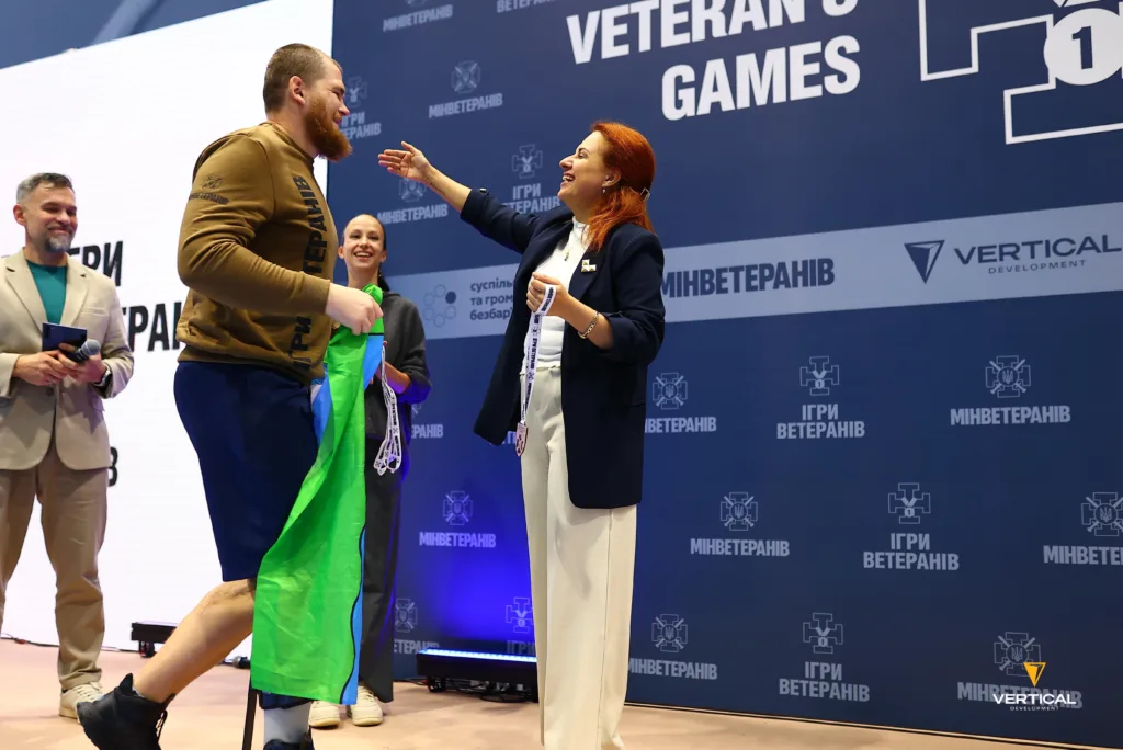 Нагородження учасника на Іграх ветеранів України