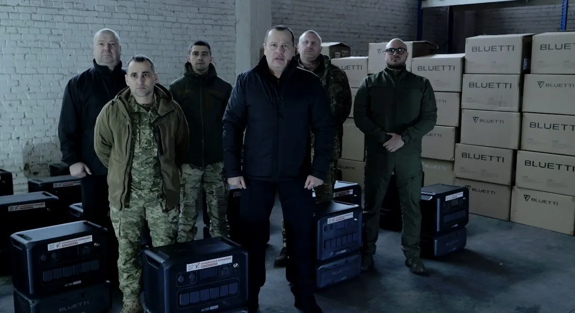 Військові отримують поставку генераторів Bluetti