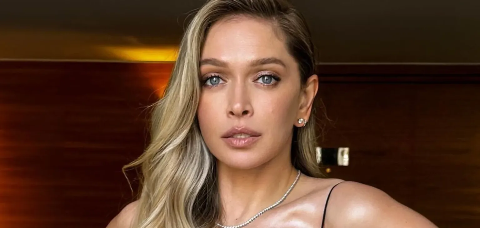 Висока мода, квіти і сяйво: співачка Віра Брежнєва з донькою влаштували собі день розваг у Парижі