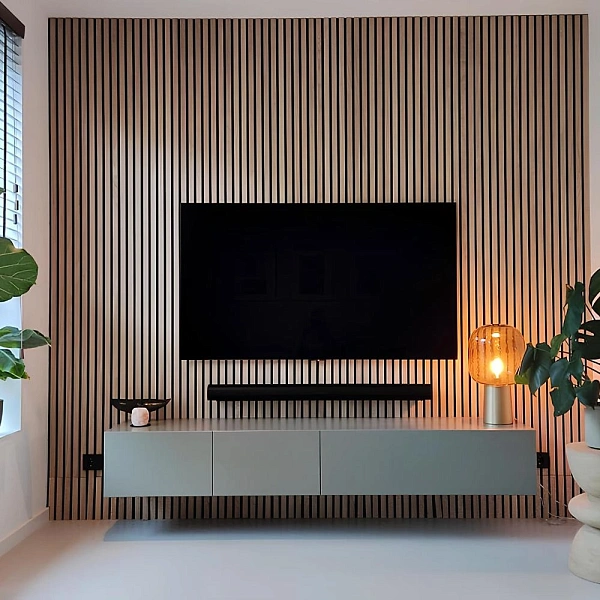 Сучасна вітальня з телевізором і підсвіткою