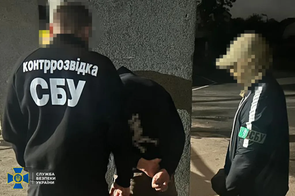 Операція контррозвідки СБУ вночі на вулиці