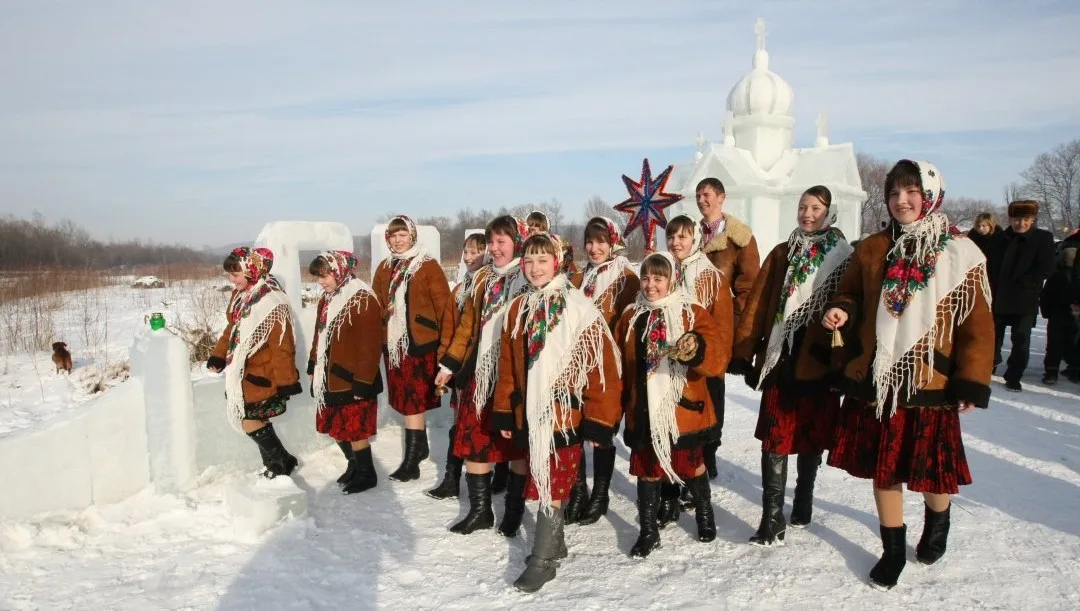 Українські колядники святкують Різдво взимку