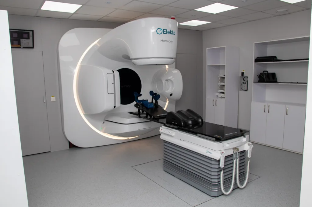 Сучасний апарат для променевої терапії в клініці
