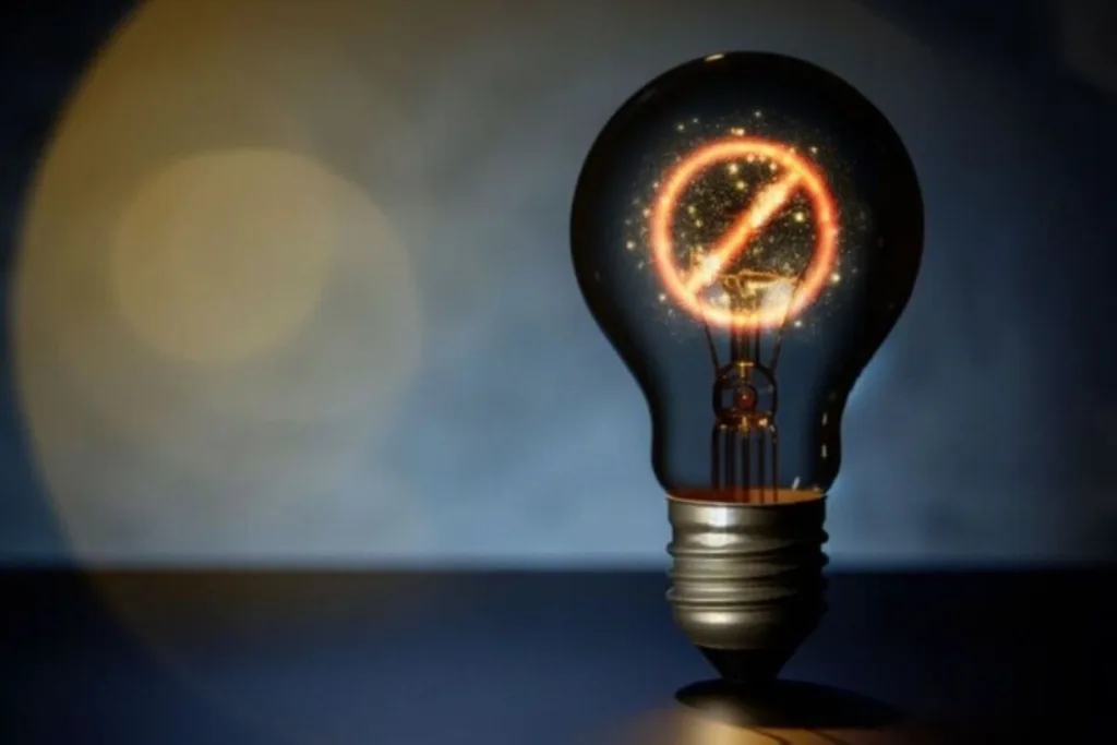 Лампочка з символом заборони електрики