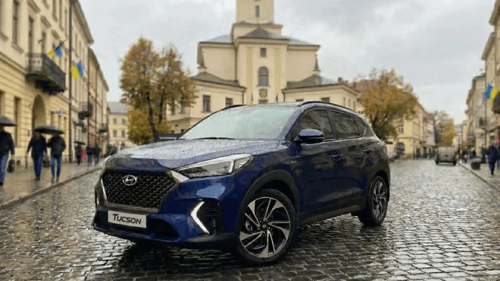 Hyundai Tucson на вулицях старого міста
