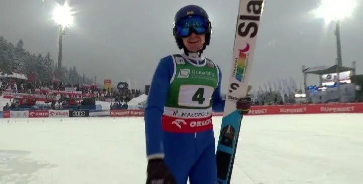 Лижний стрибун на змаганнях узимку