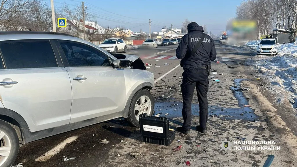 Поліція розслідує аварію на зимовій дорозі