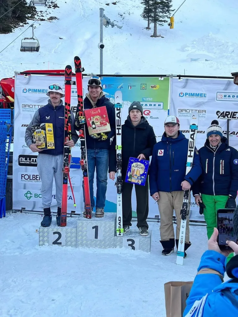 Переможці гірськолижних змагань на п’єдесталі пошани