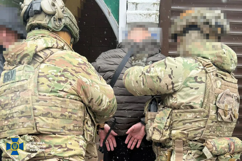 СБУ затримує підозрюваного під час операції