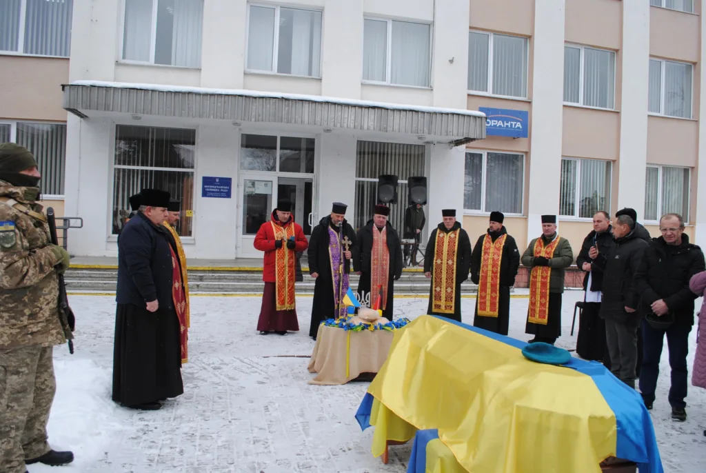 Церемонія прощання із загиблими воїнами в Україні