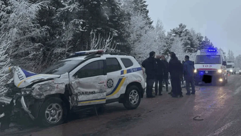 Дорожня аварія за участю поліцейського автомобіля