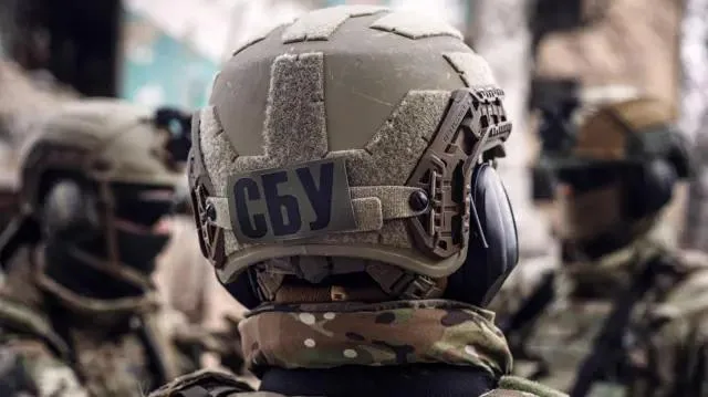 Бійці СБУ у військовому спорядженні