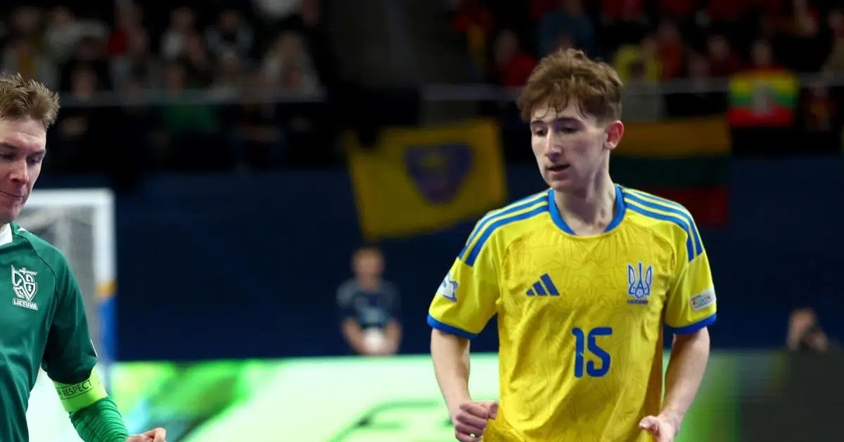 Гравець збірної України з футзалу на матчі