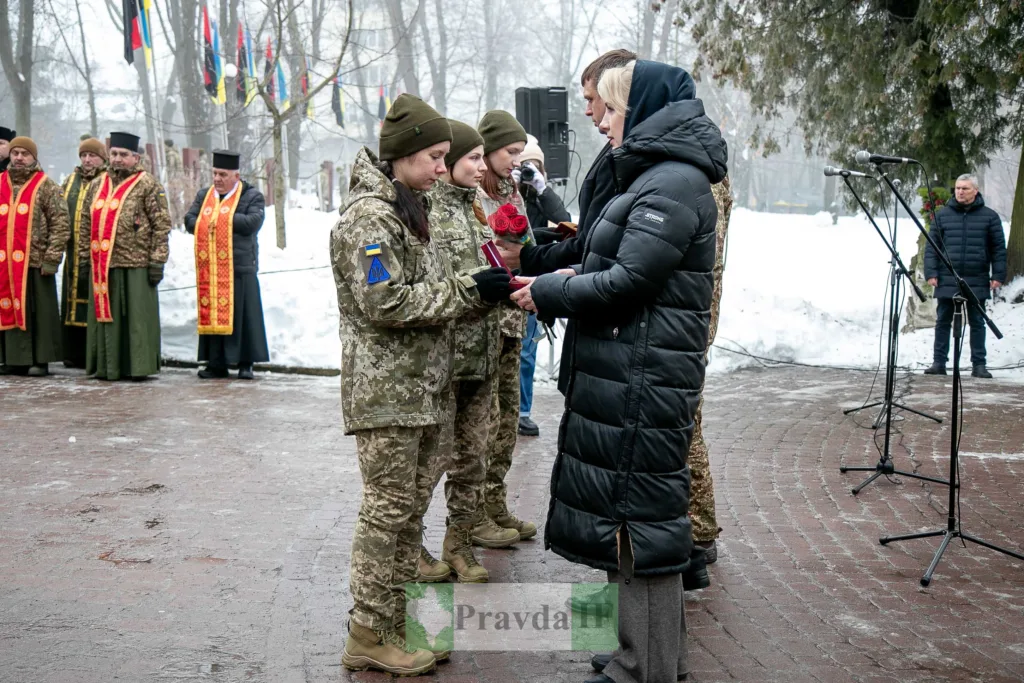Вручення нагород українським військовим взимку