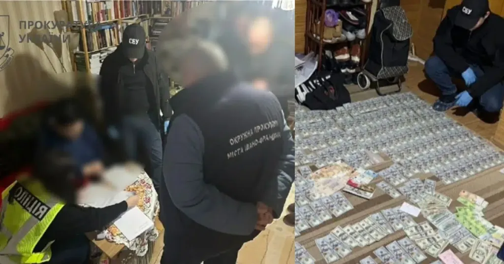 Поліція проводить обшук та вилучає гроші