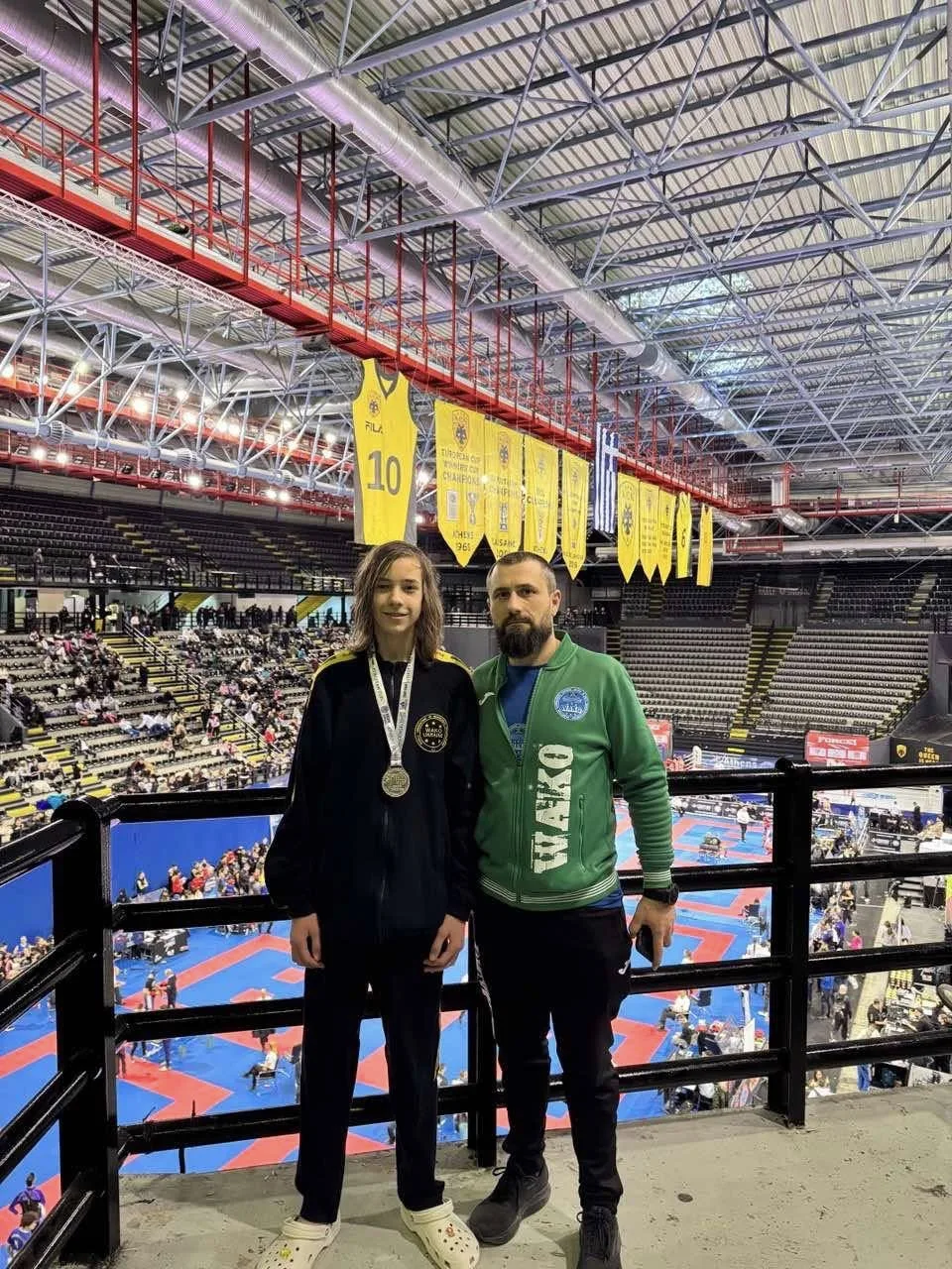 Спортсмени з медаллю на змаганнях у спортивній арені