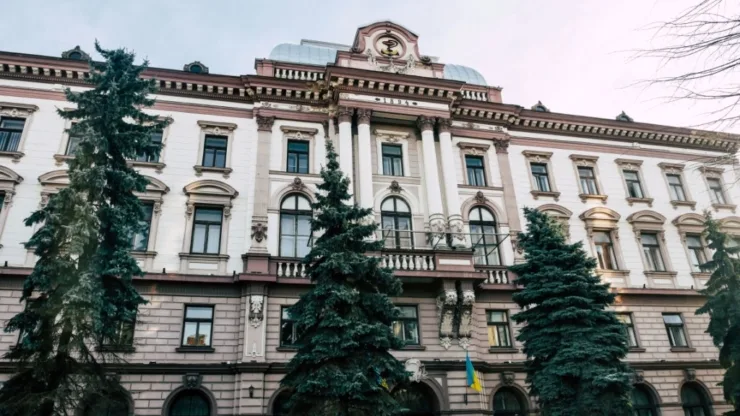 Історична будівля університету в Україні