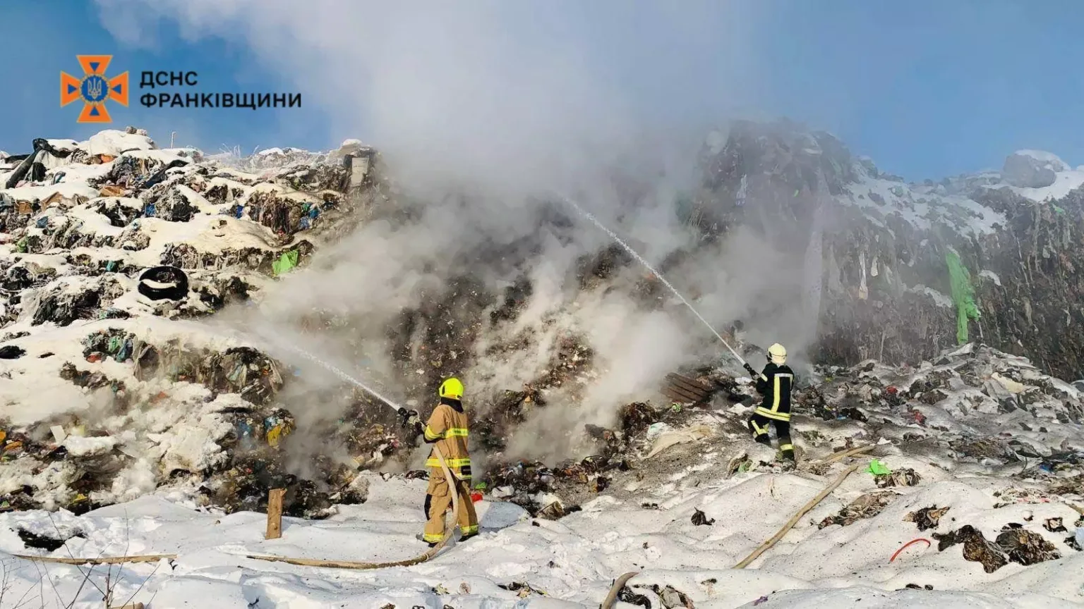 У Івано-Франківському районі горіло сміттєзвалище