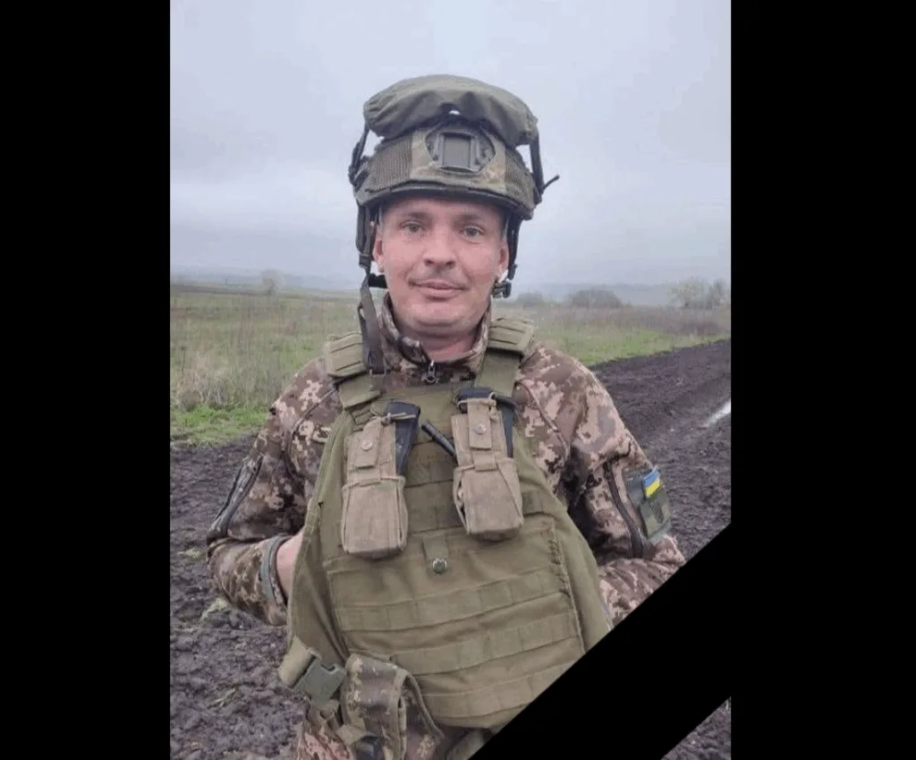 Український військовий у польових умовах