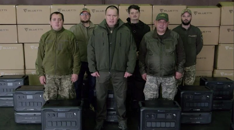 «Українська команда» передала партію потужних зарядних станцій батальйону безпілотних систем «Хорт»