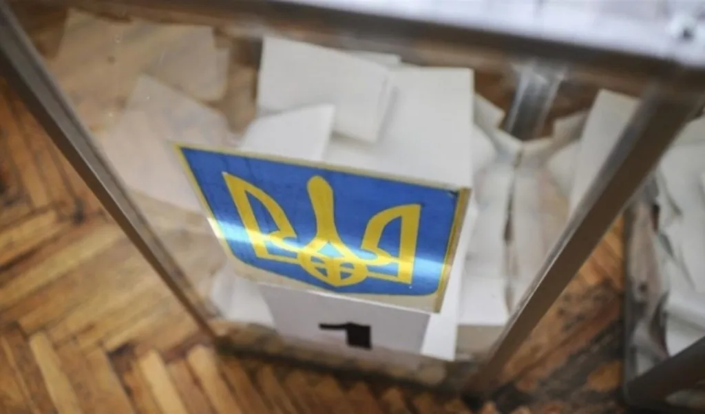 Україна готується до виборів і референдуму щодо мирної угоди з Росією