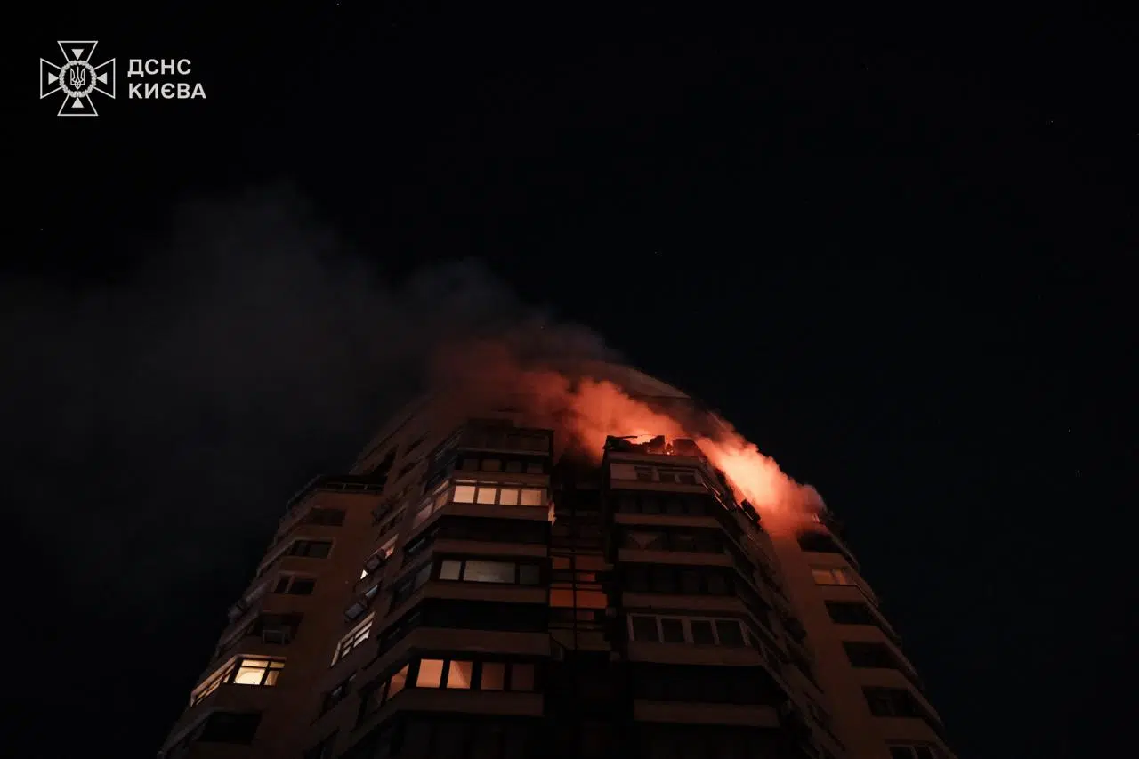 Пожежа у багатоповерхівці вночі