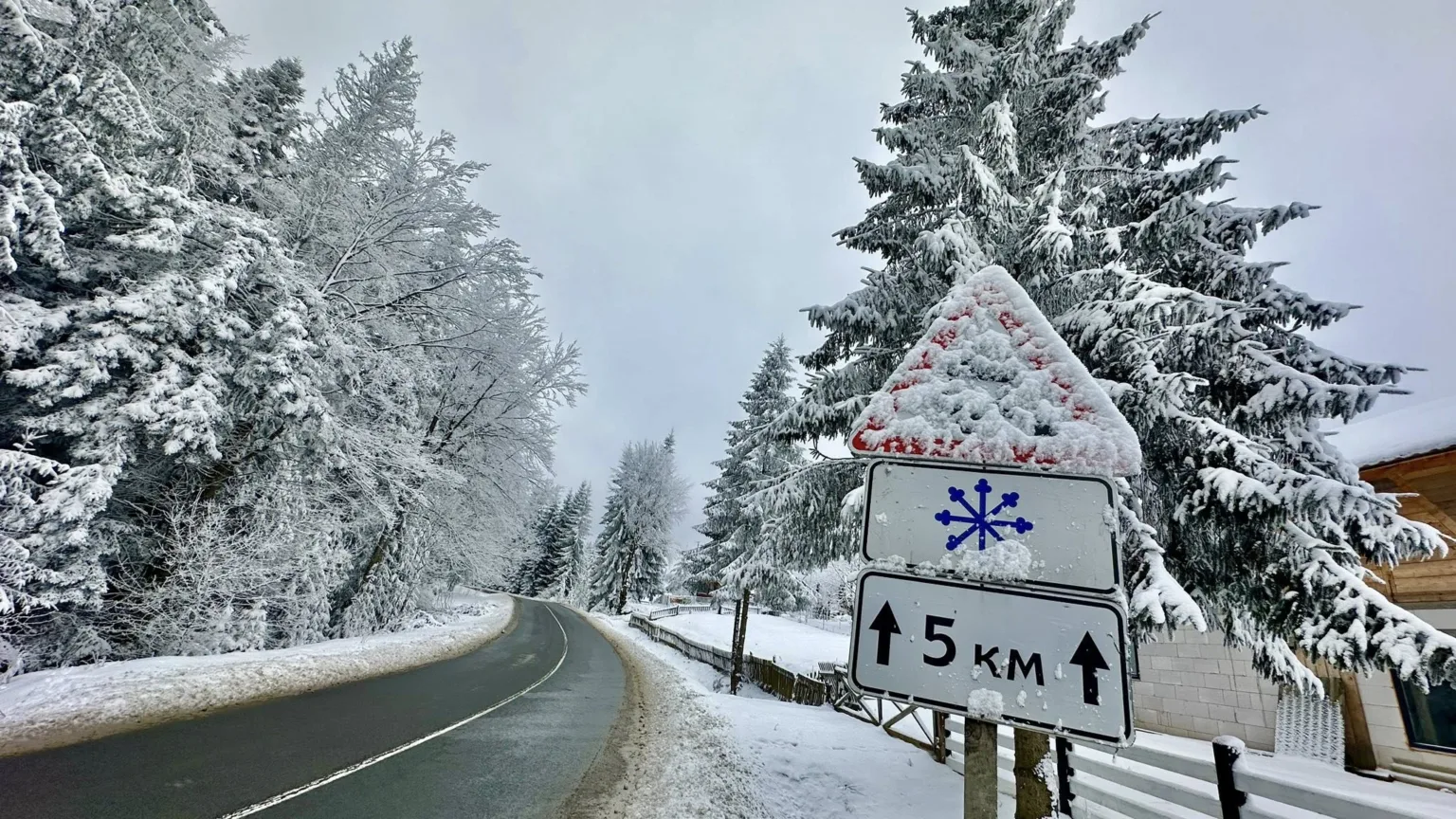 9 лютого на Івано-Франківщині синоптики прогнозують хмарність з проясненнями. На дорогах — ожеледиця.