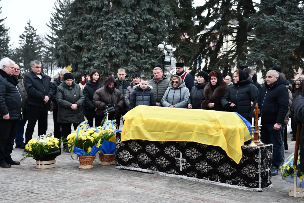 Прощання з героєм під жовто-синім прапором