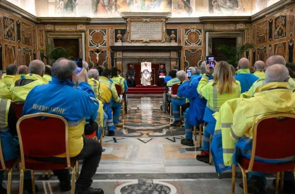 Зустріч рятувальників у залі Ватикану
