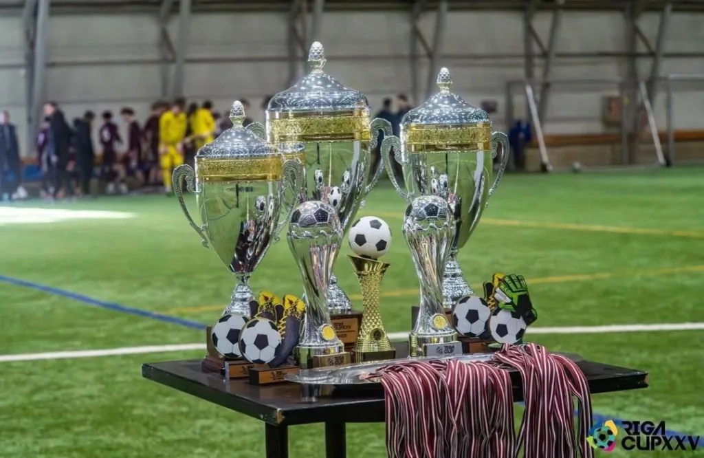 Футбольні трофеї та медалі на турнірі Рига Кап