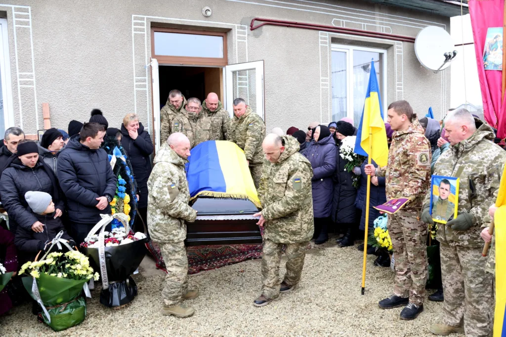 Прощання з українським військовим героєм