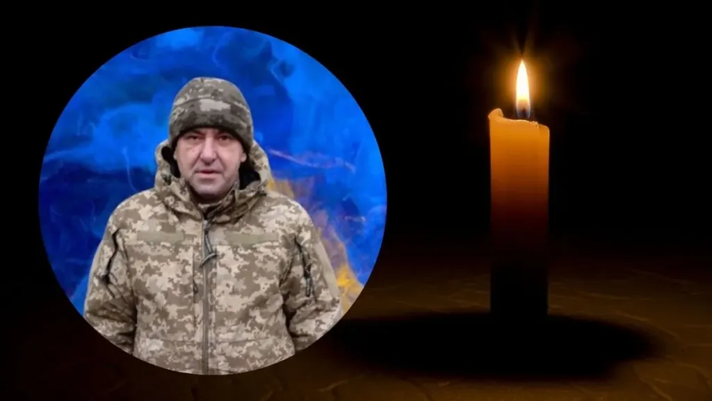 Український військовий та запалена свічка пам’яті