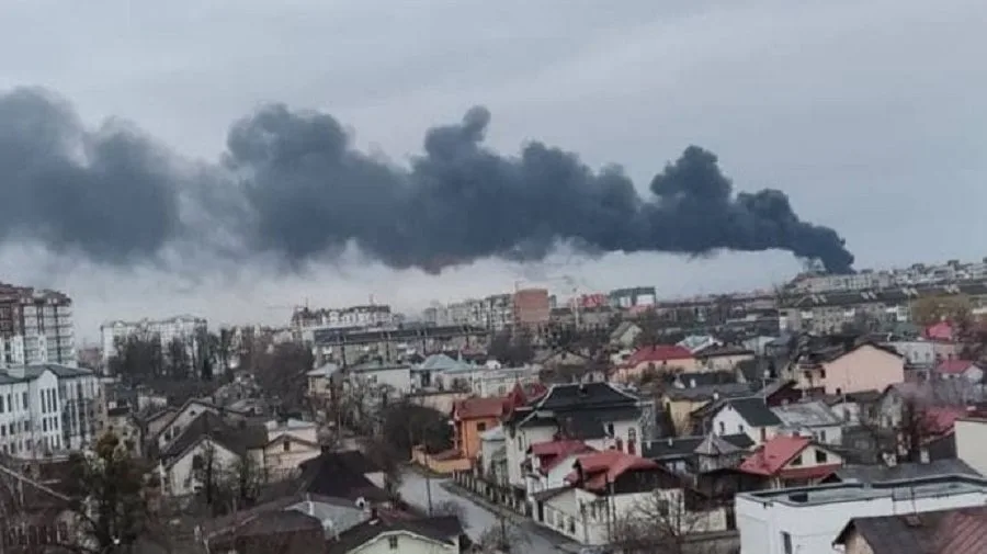 Дим над містом після великої пожежі