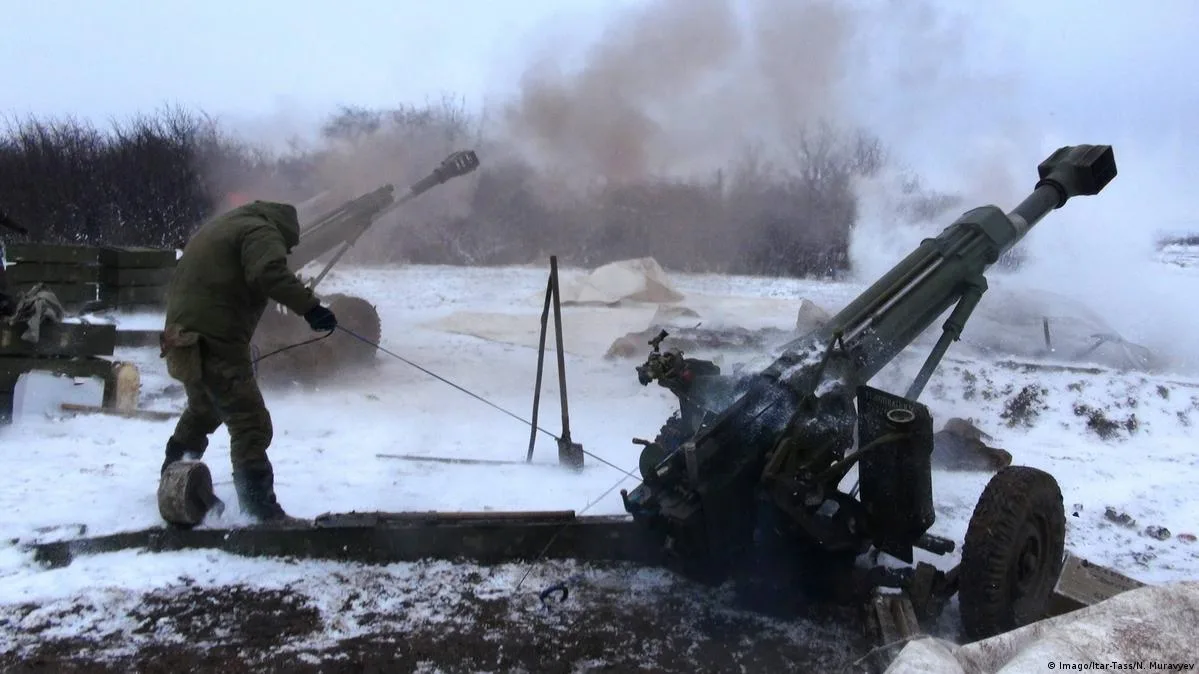 Артилерія веде обстріл у зимових умовах