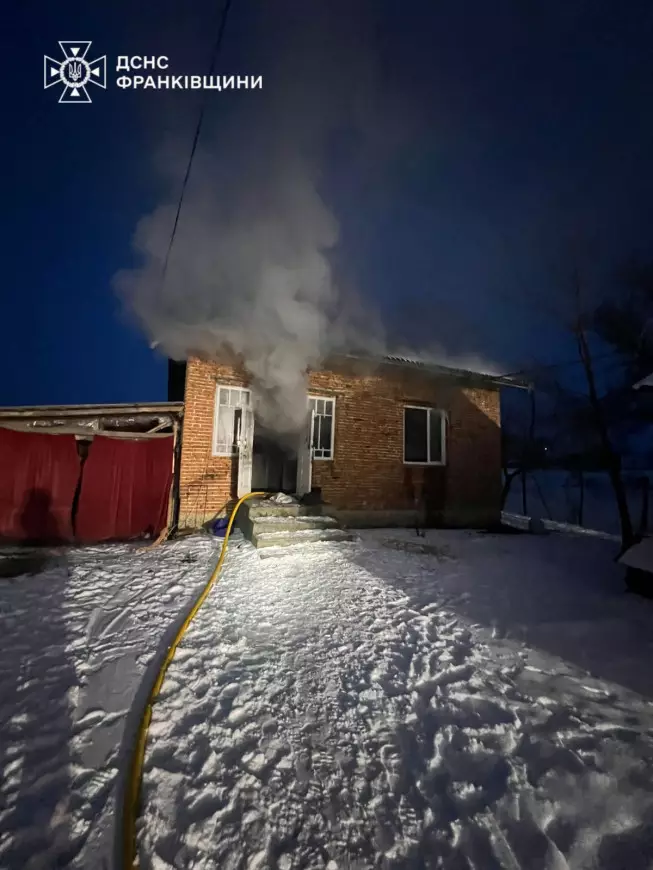 Пожежа в цегляному будинку взимку