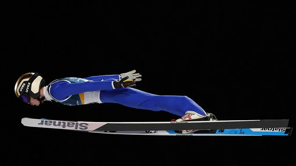 Стрибок на лижах у польоті на змаганнях