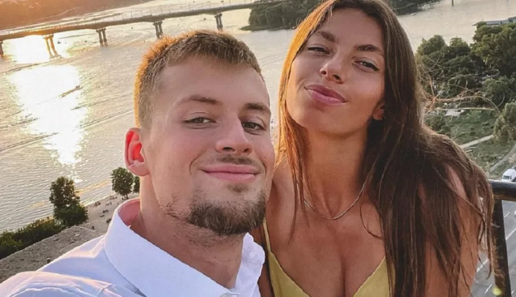 Легкоатлетка Бех-Романчук та плавець Михайло Романчук стали батьками вперше