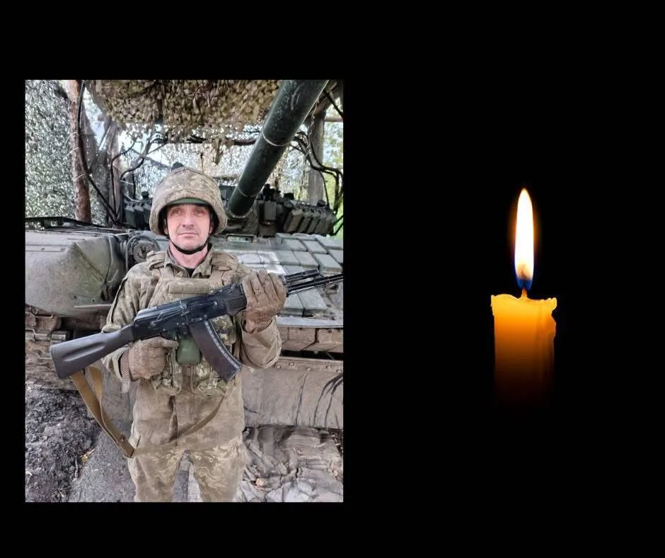 Український військовий і запалена свічка пам’яті