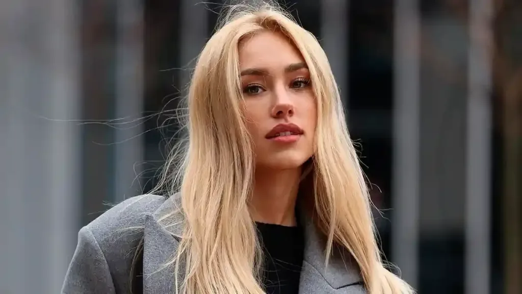 Блогерка Даша Квіткова поділилася новим спокусливим фотосетом