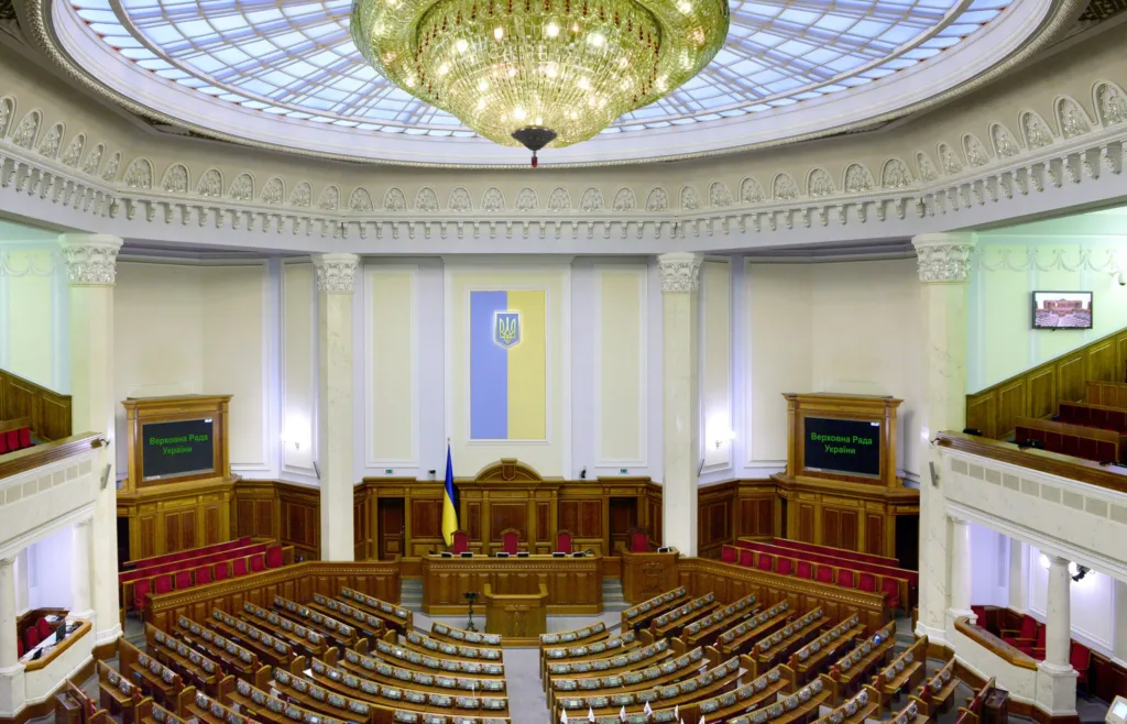 Головні «трудоголіки» Верховної Ради. Хто з депутатів отримав солідні доплати за невикористані відпустки